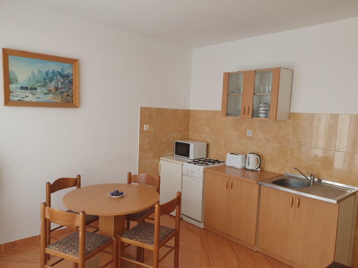 Apartments Slavica Rab Town Eksteriør bilde